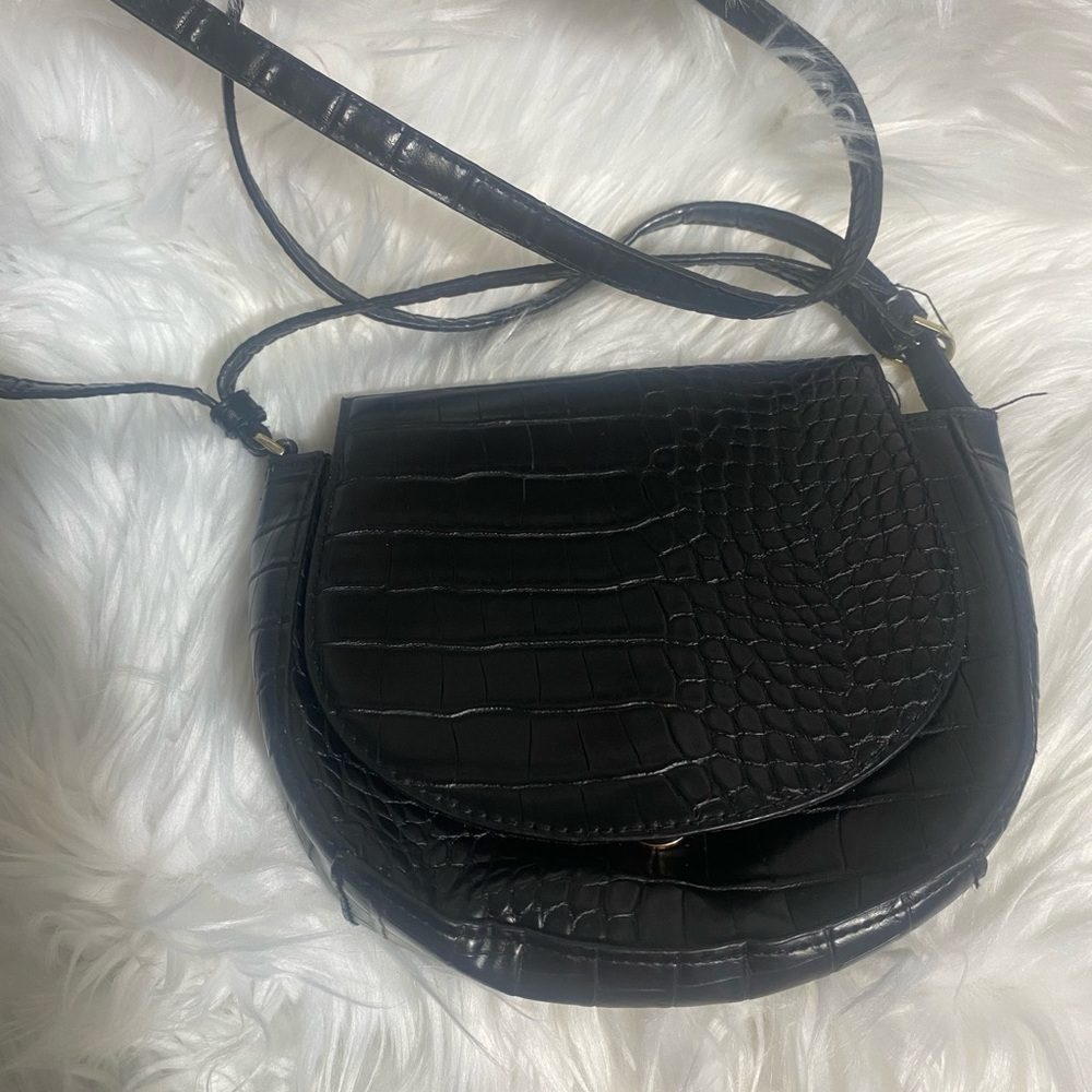 A New Day Black Crossbody Bag with Croc-Embossed Texture - Picture 2 of 7